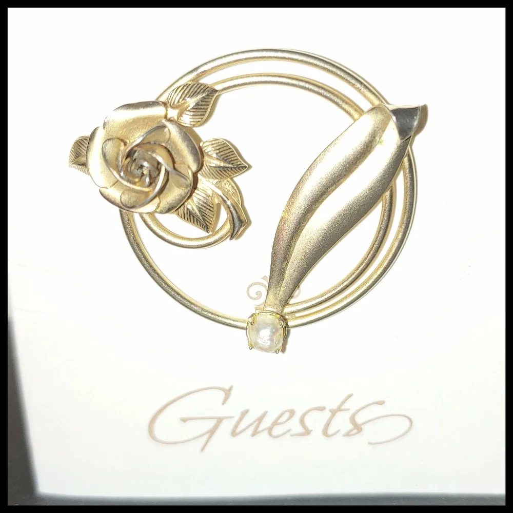 Vintage Rose Circle Brooch - Picture 2 of 3